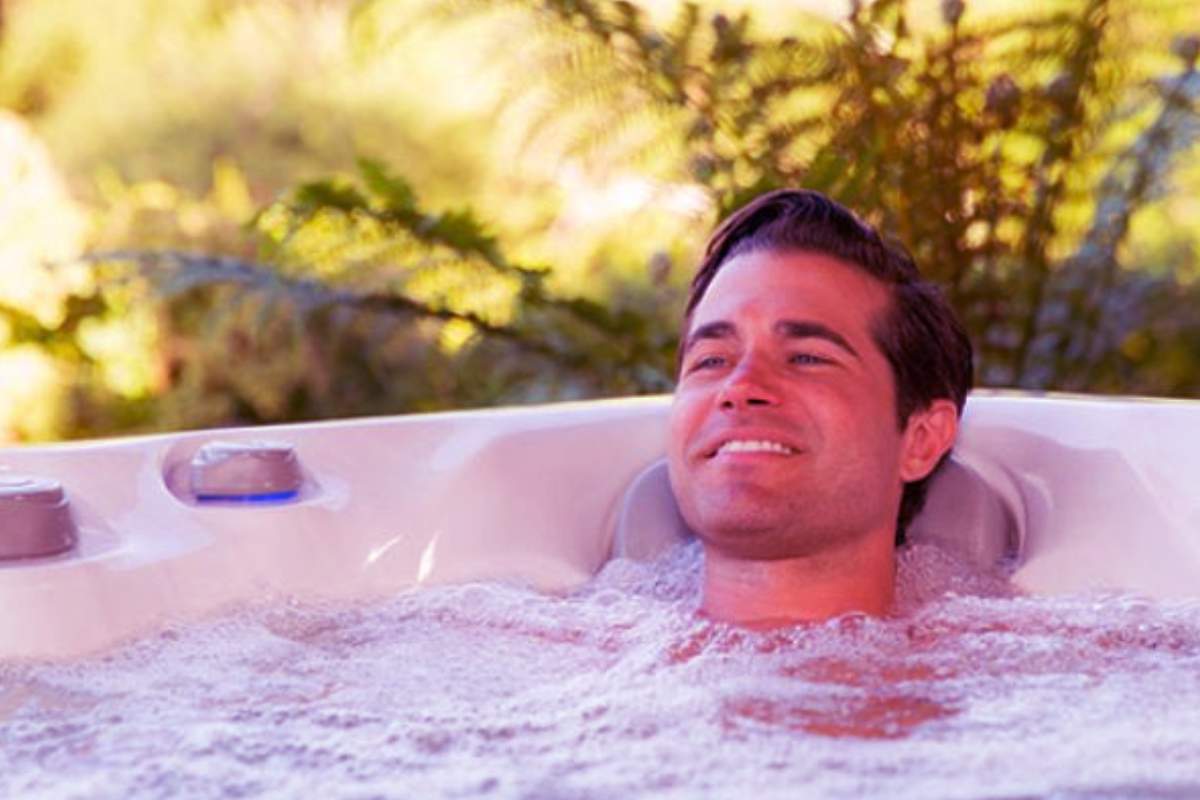 فواید آب درمانی و حمامهای داغ برای داشتن سبک زندگی آرام چیست؟